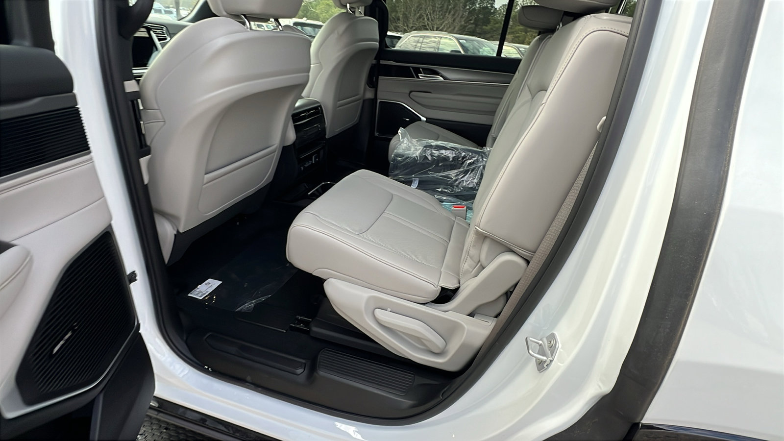 New 2026 Jeep Grand Wagoneer 2WD image 19