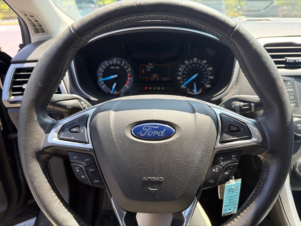 Used 2016 Ford Fusion SE w/ Equipment Group 201A FWD image 4