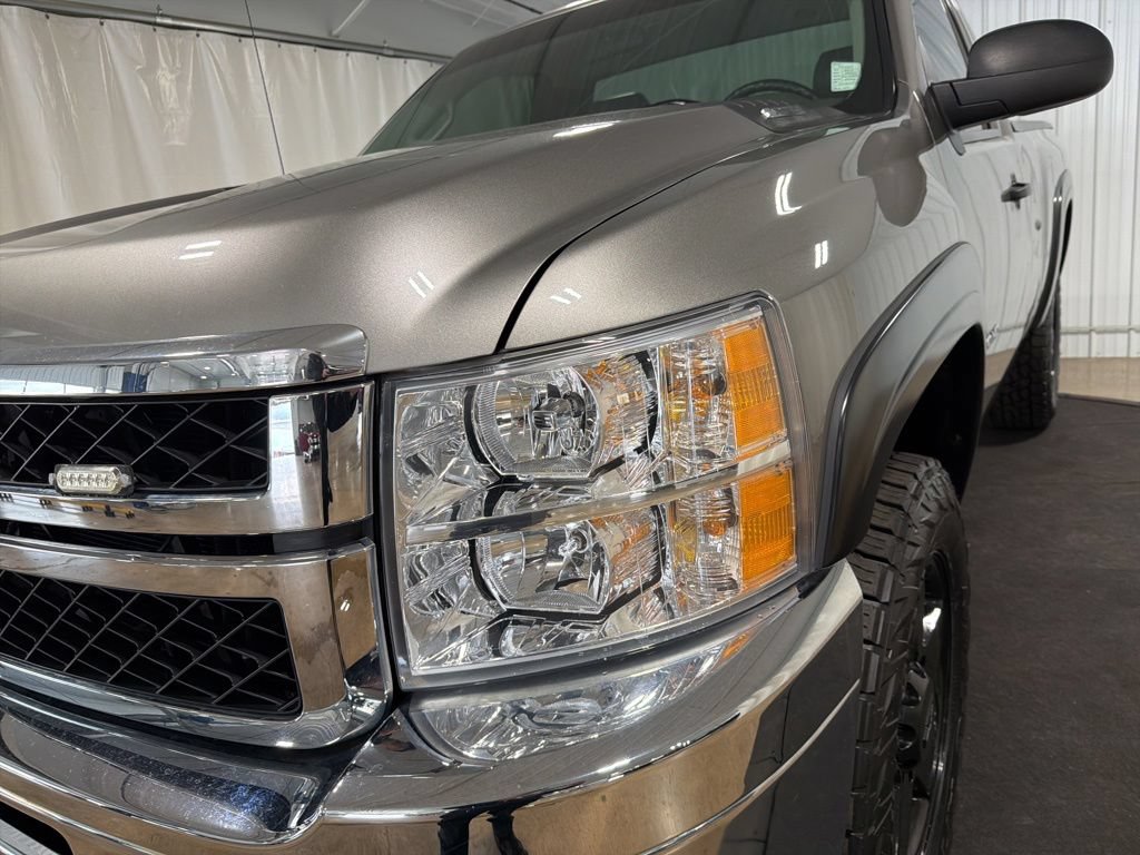 Used 2014 Chevrolet Silverado 2500 W/T AWD/4WD image 14