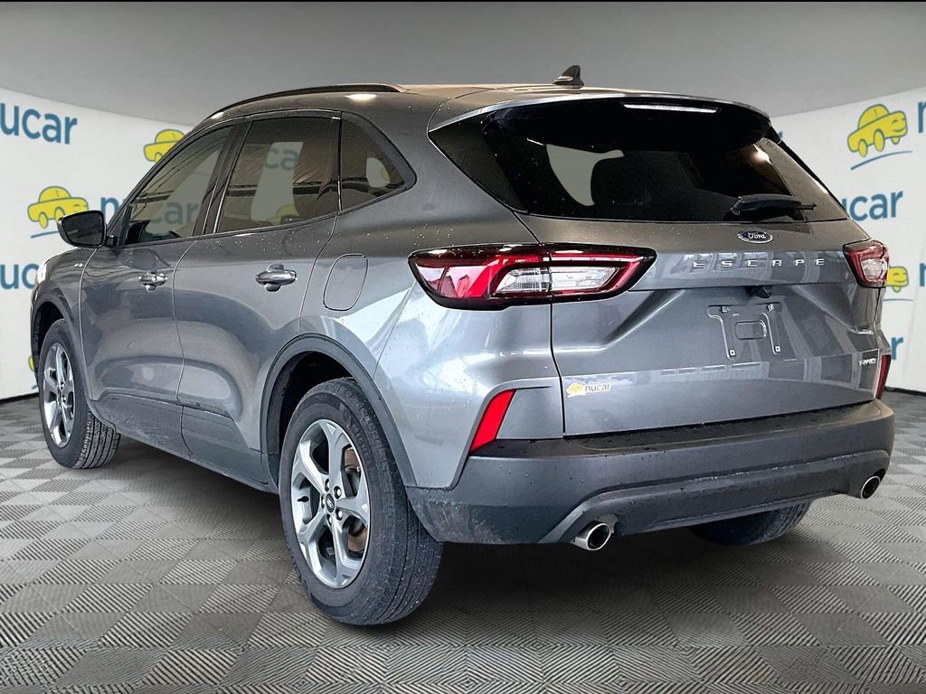 Used 2025 Ford Escape ST-Line image 4