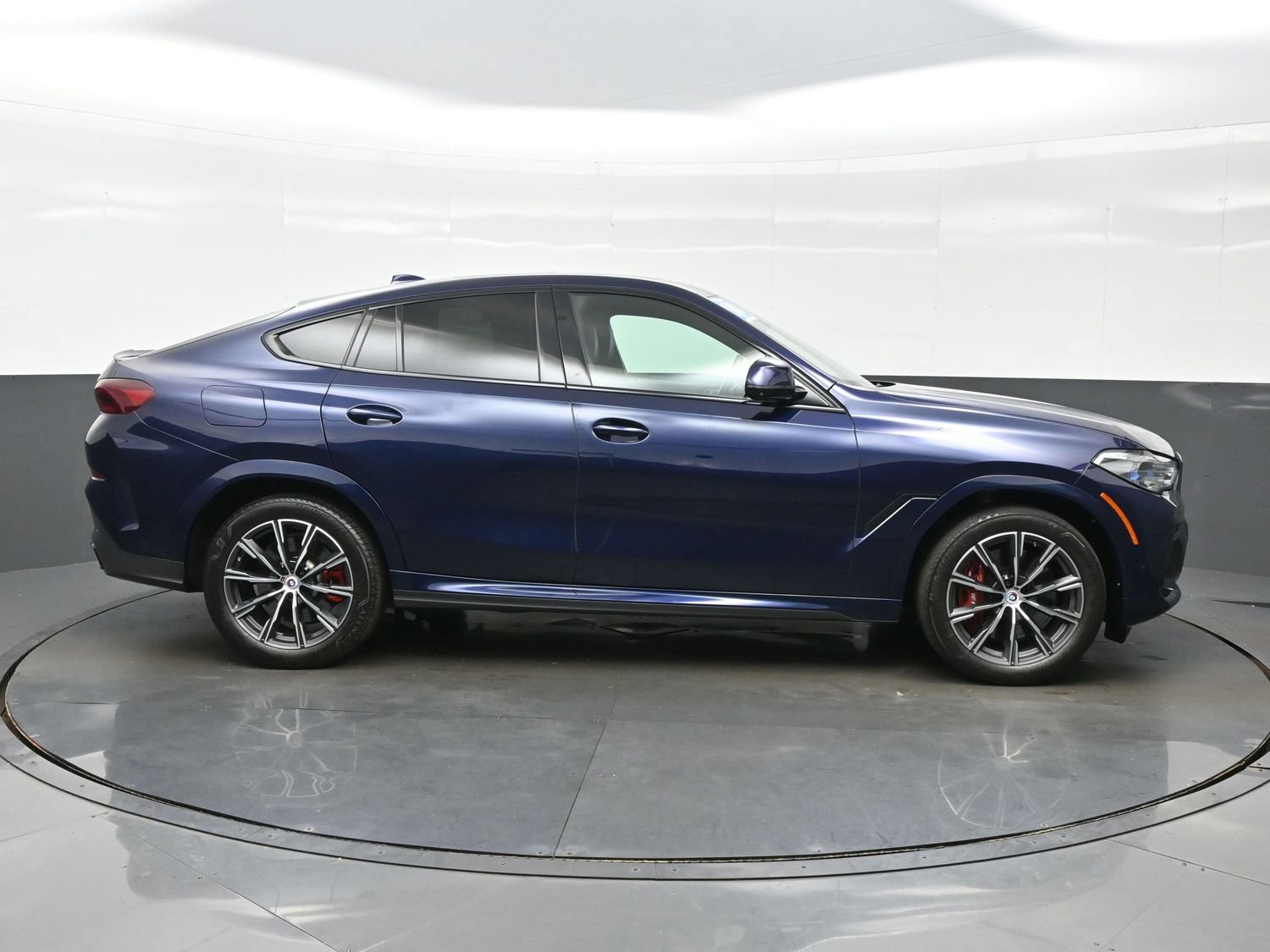 Used 2023 BMW X6 M50i w/ Executive Package AWD/4WD image 10