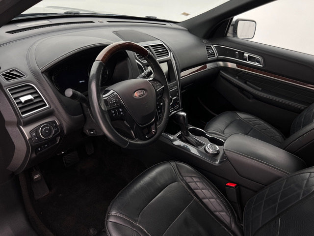 Used 2018 Ford Explorer Platinum AWD/4WD image 13