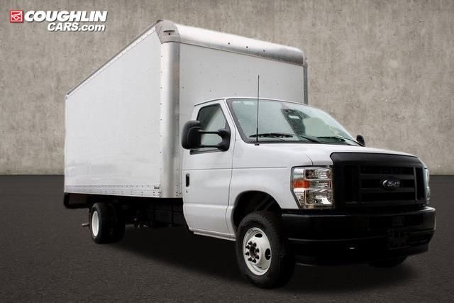 New 2025 Ford E-450 and Econoline 450 Super Duty w/ Driver's Safety Package 360° Tour