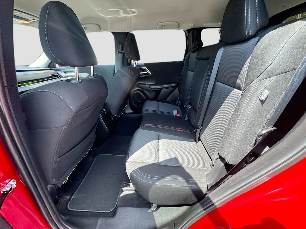Used 2024 Mitsubishi Outlander ES FWD image 19