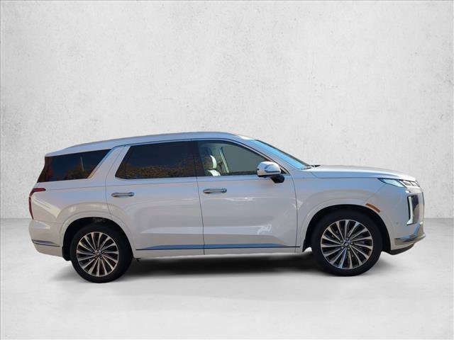 Certified 2025 Hyundai Palisade Calligraphy FWD image 4