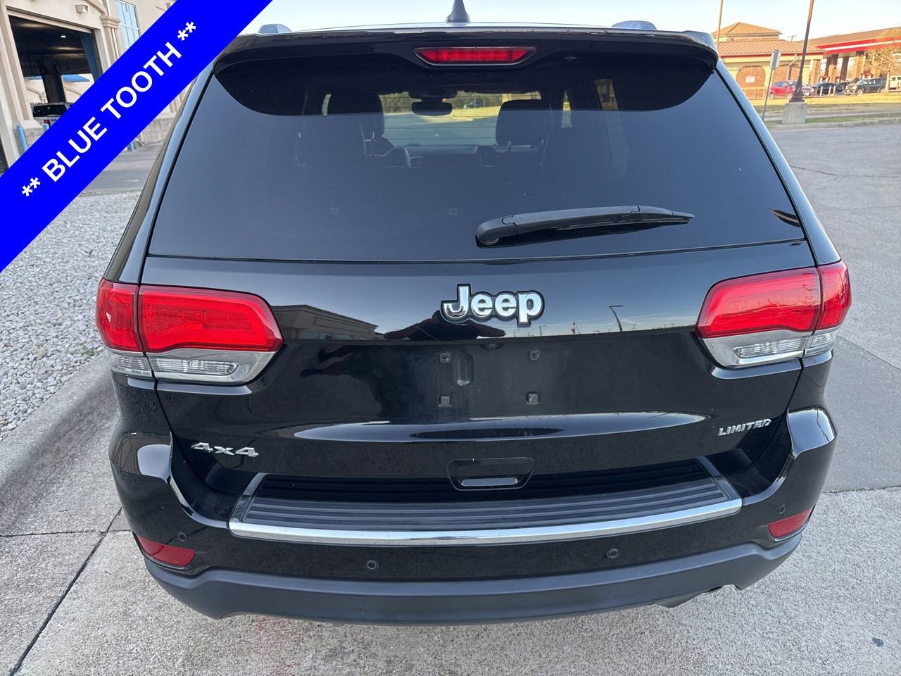 Used 2017 Jeep Grand Cherokee Limited image 9