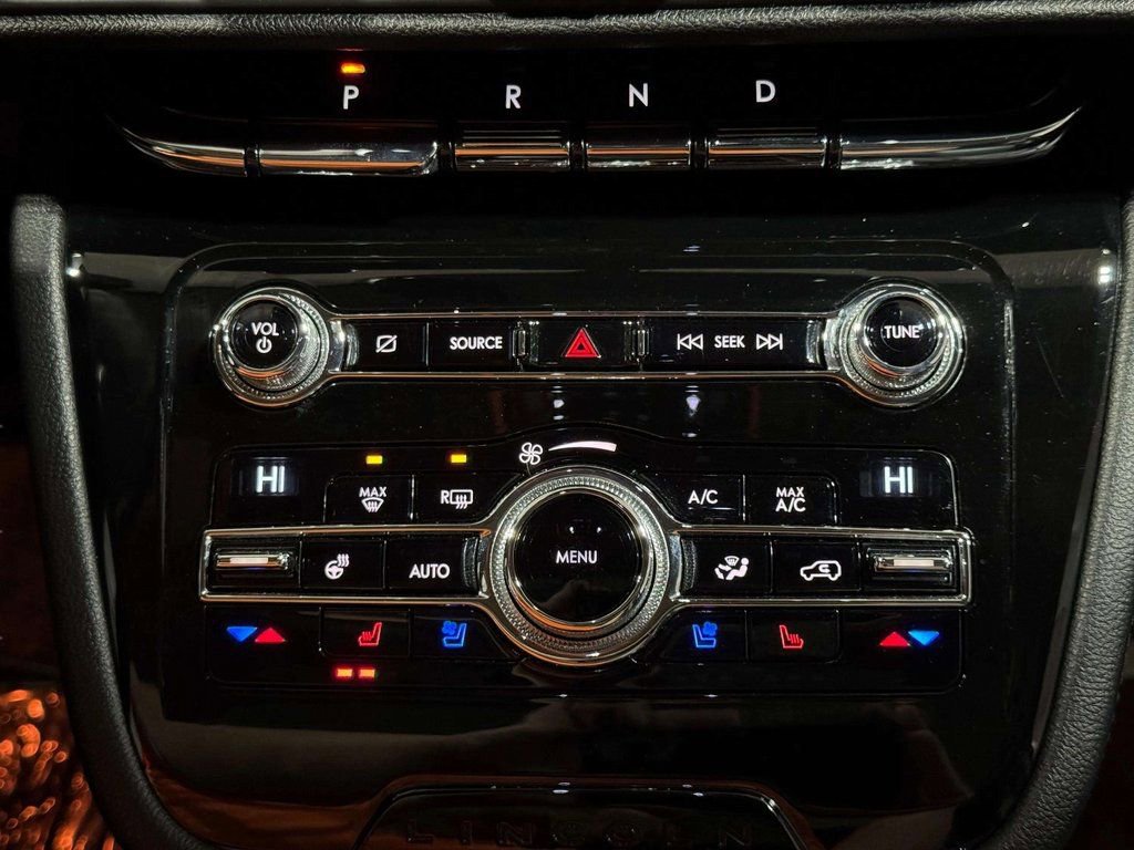 Used 2020 Lincoln Corsair Reserve w/ Equipment Group 202A image 7