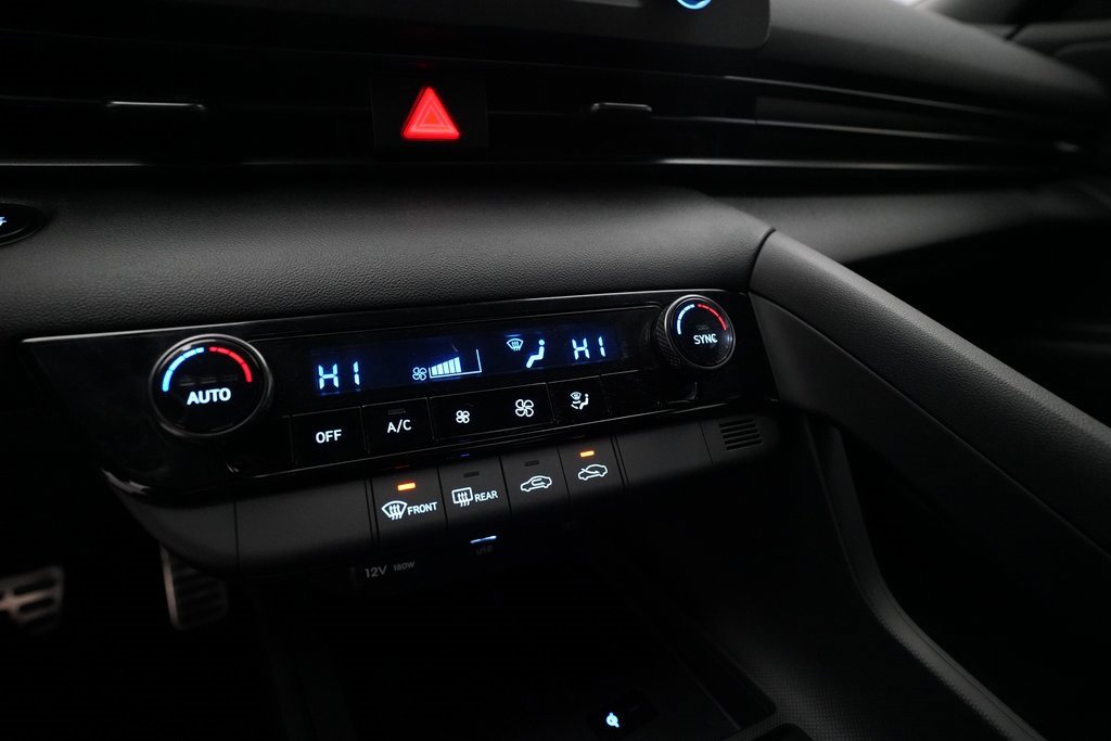 Used 2025 Hyundai Elantra Sport image 20