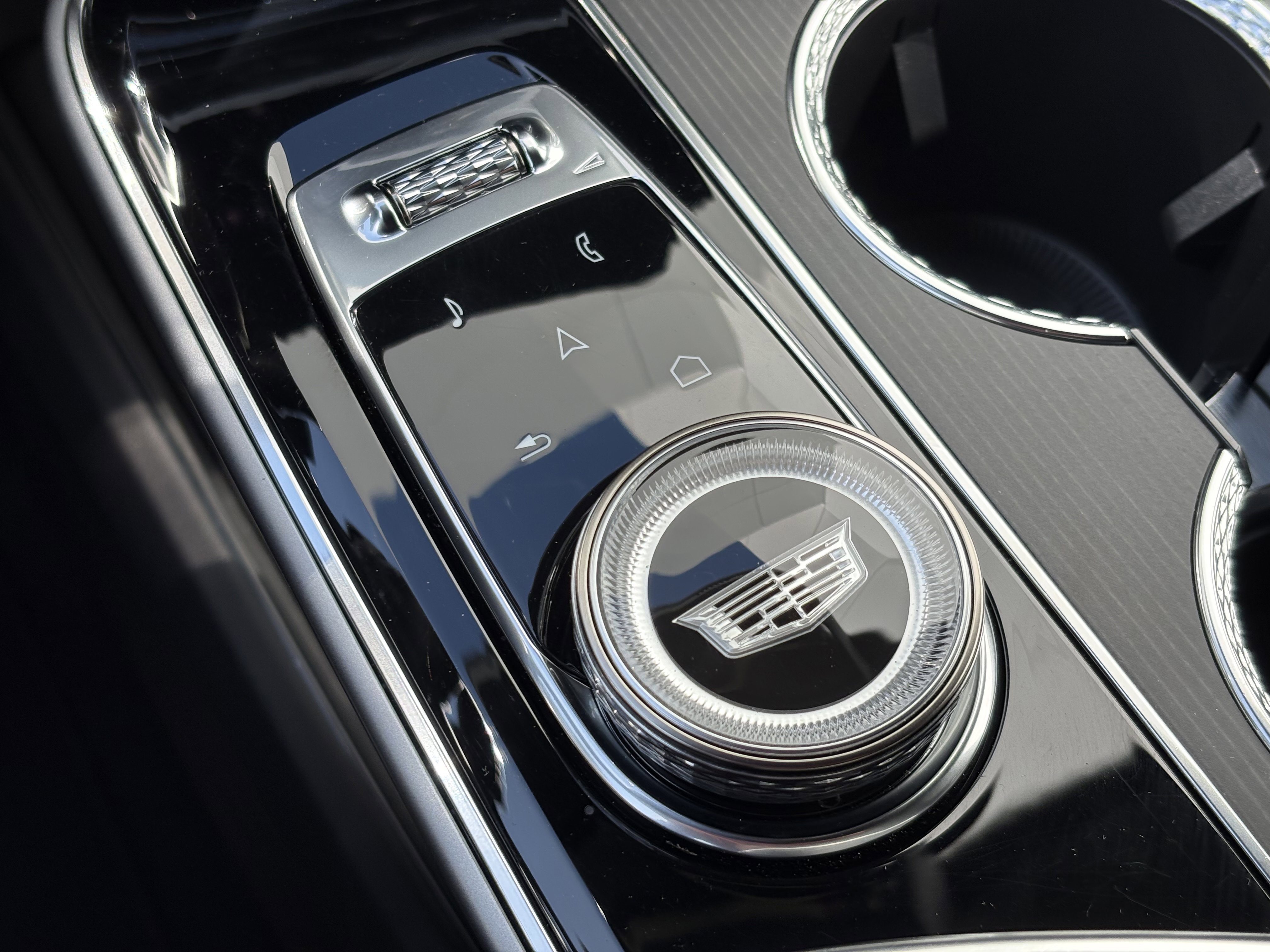 Certified 2024 Cadillac Lyriq Luxury AWD/4WD image 29