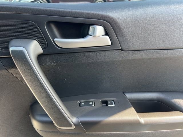 Used 2017 Kia Sportage LX image 28