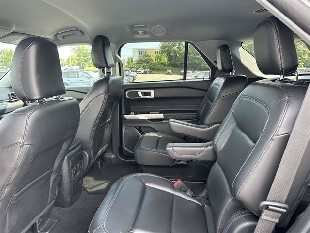 Used 2023 Ford Explorer XLT w/ Equipment Group 202A AWD/4WD image 32