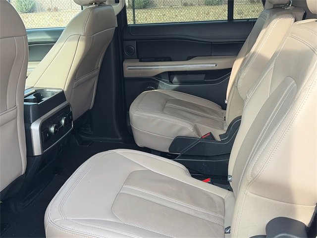 Used 2024 Ford Expedition Limited image 10