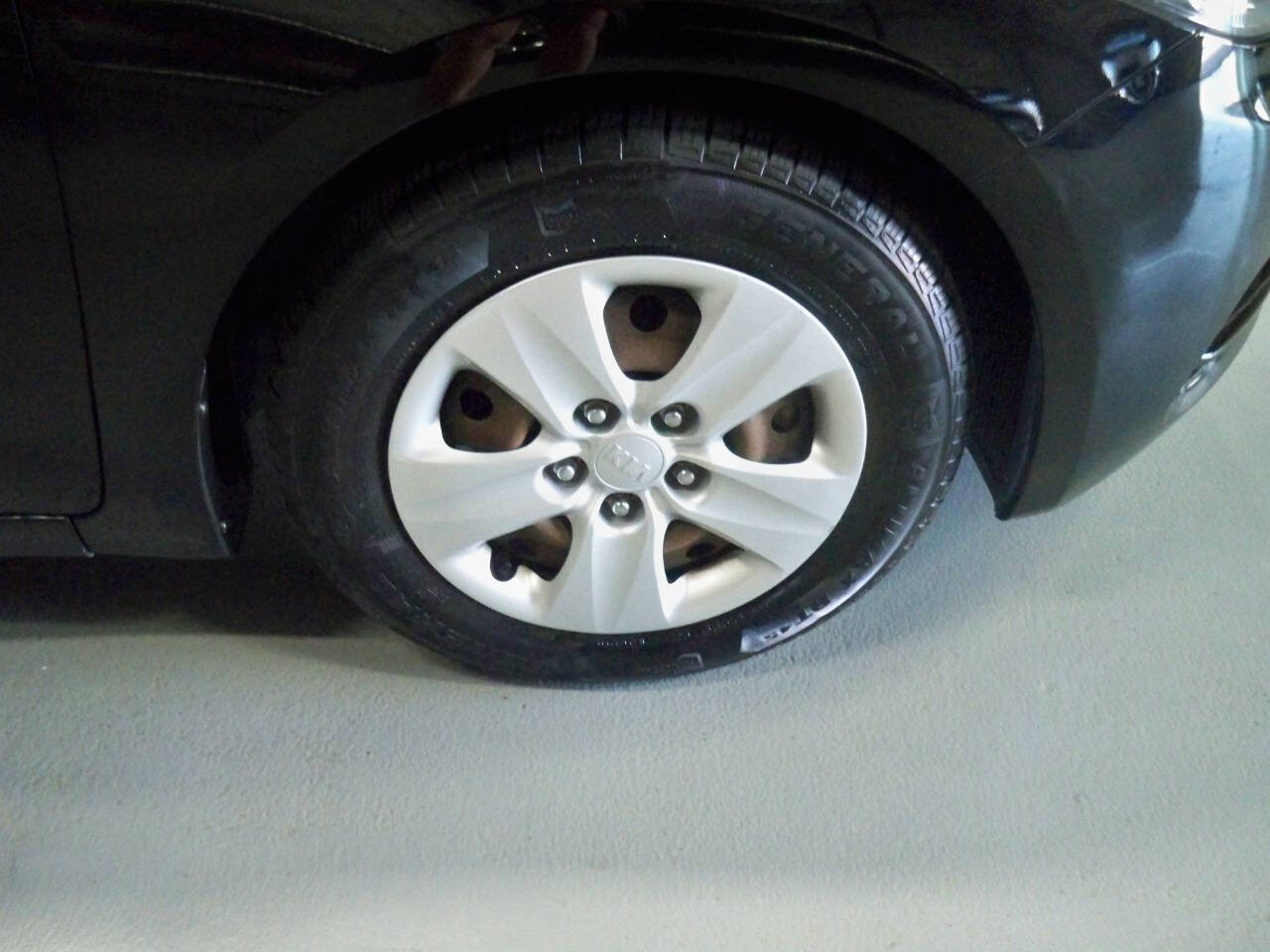 Used 2016 Kia Forte LX w/ LX Popular Package image 9