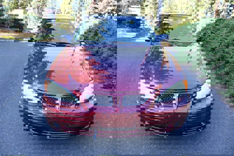 Used 2002 Pontiac Grand Am SE image 9