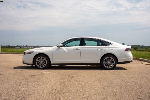 Used 2023 Honda Accord EX image 4
