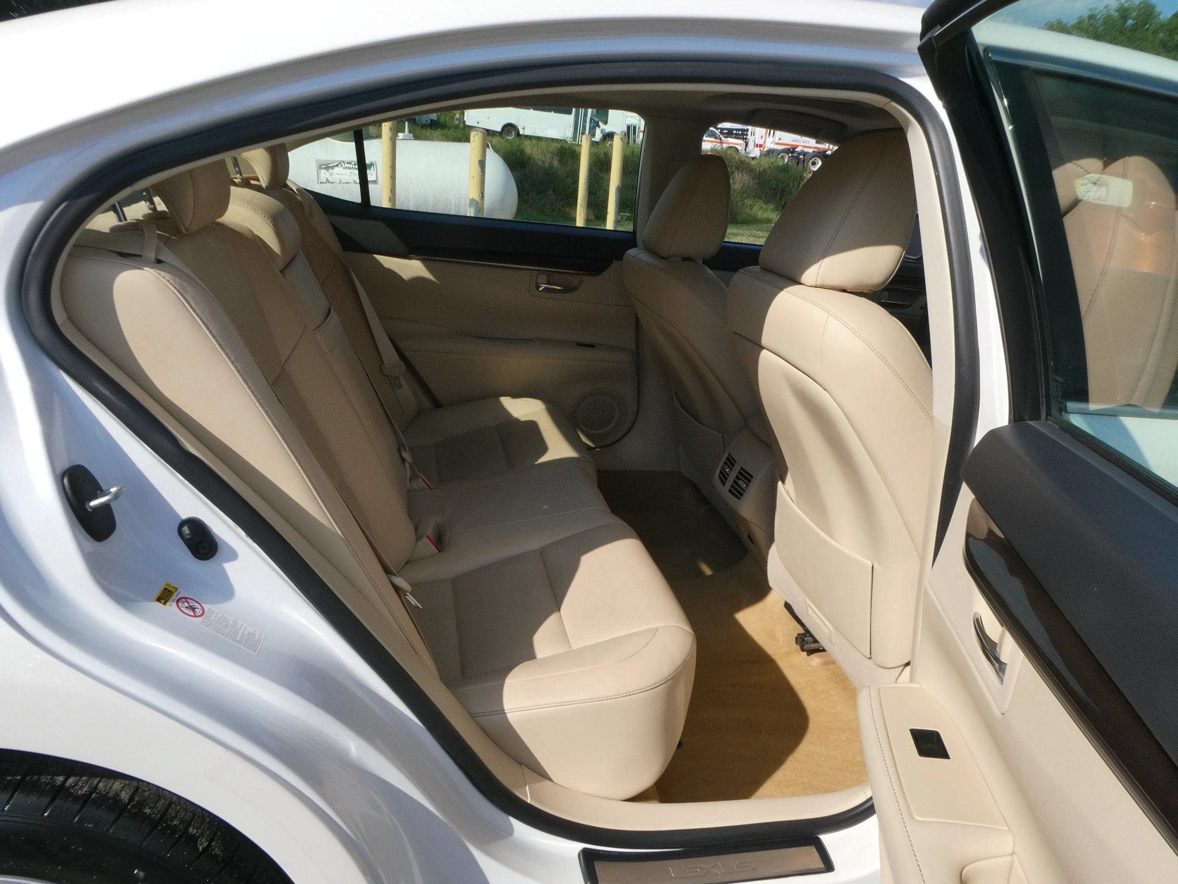 Used 2014 Lexus ES 350 w/ Luxury Package FWD image 30