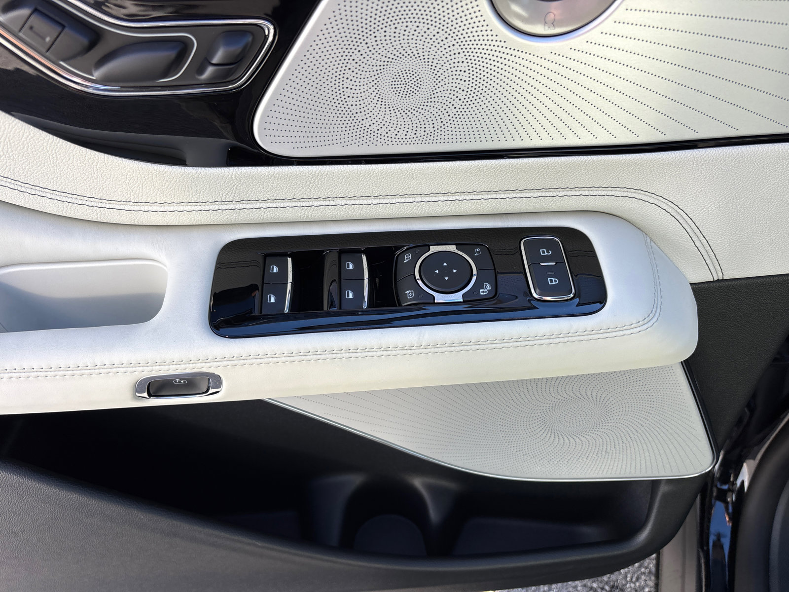 New 2026 Lincoln Aviator Black Label w/ Dynamic Handling Package image 13