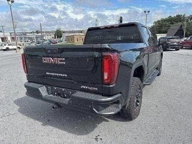 Used 2022 GMC Sierra 1500 AT4X image 5