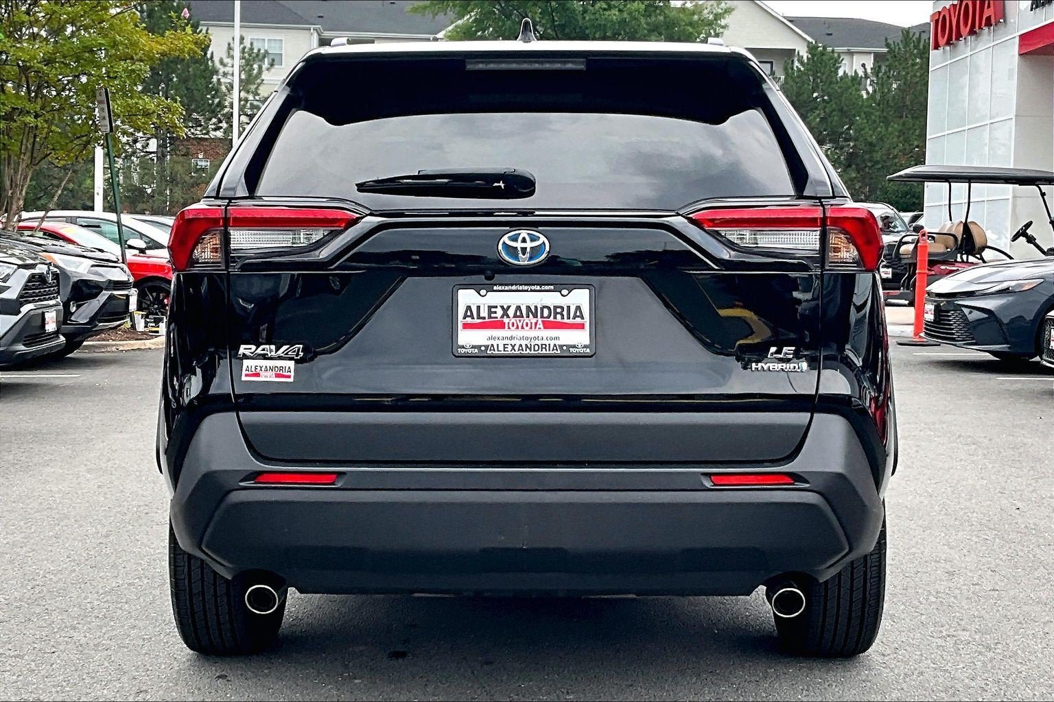 Used 2023 Toyota RAV4 LE AWD/4WD image 4