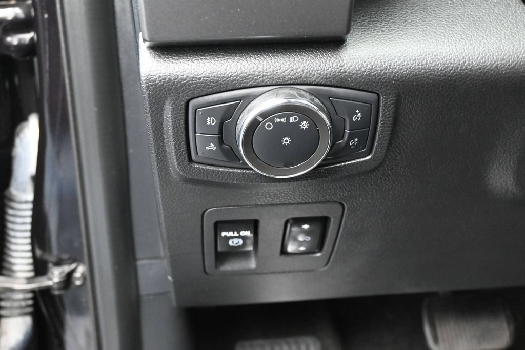Used 2020 Ford F150 XLT w/ Equipment Group 302A Luxury RWD image 16
