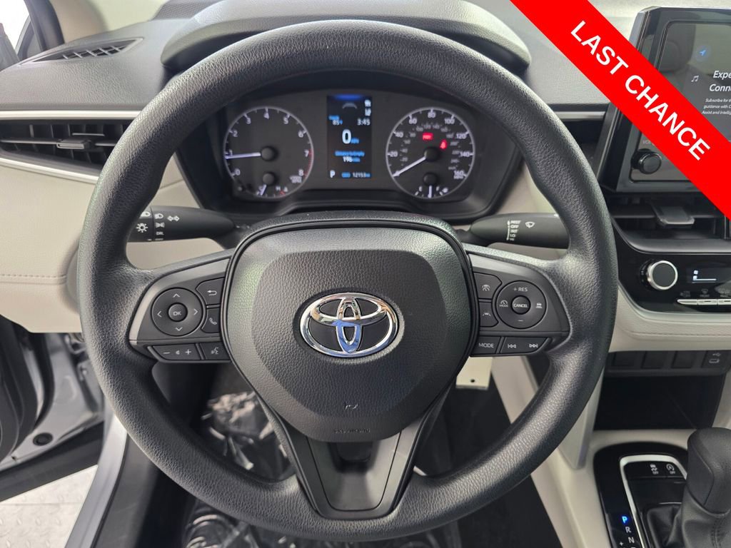 Used 2025 Toyota Corolla Cross L FWD image 17
