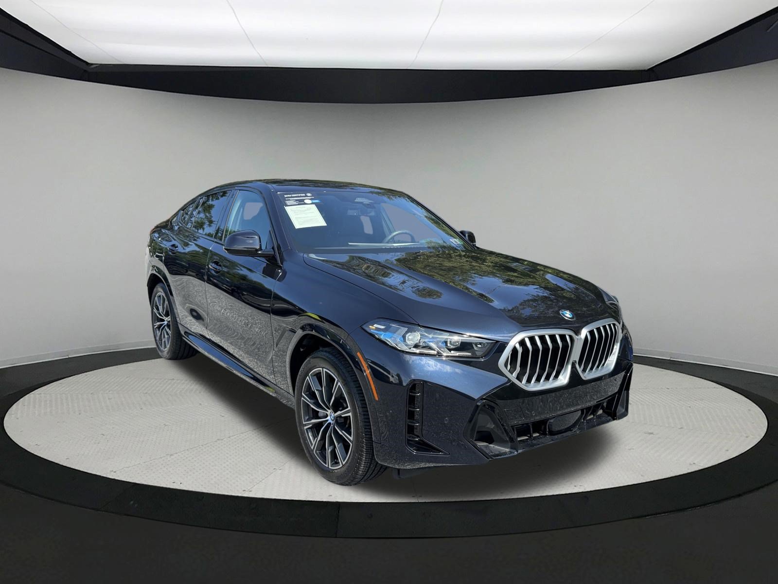 Certified 2026 BMW X6 xDrive40i AWD/4WD image 3