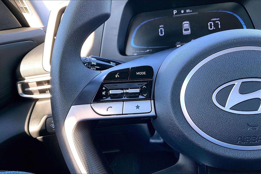 Used 2024 Hyundai Elantra SE image 18