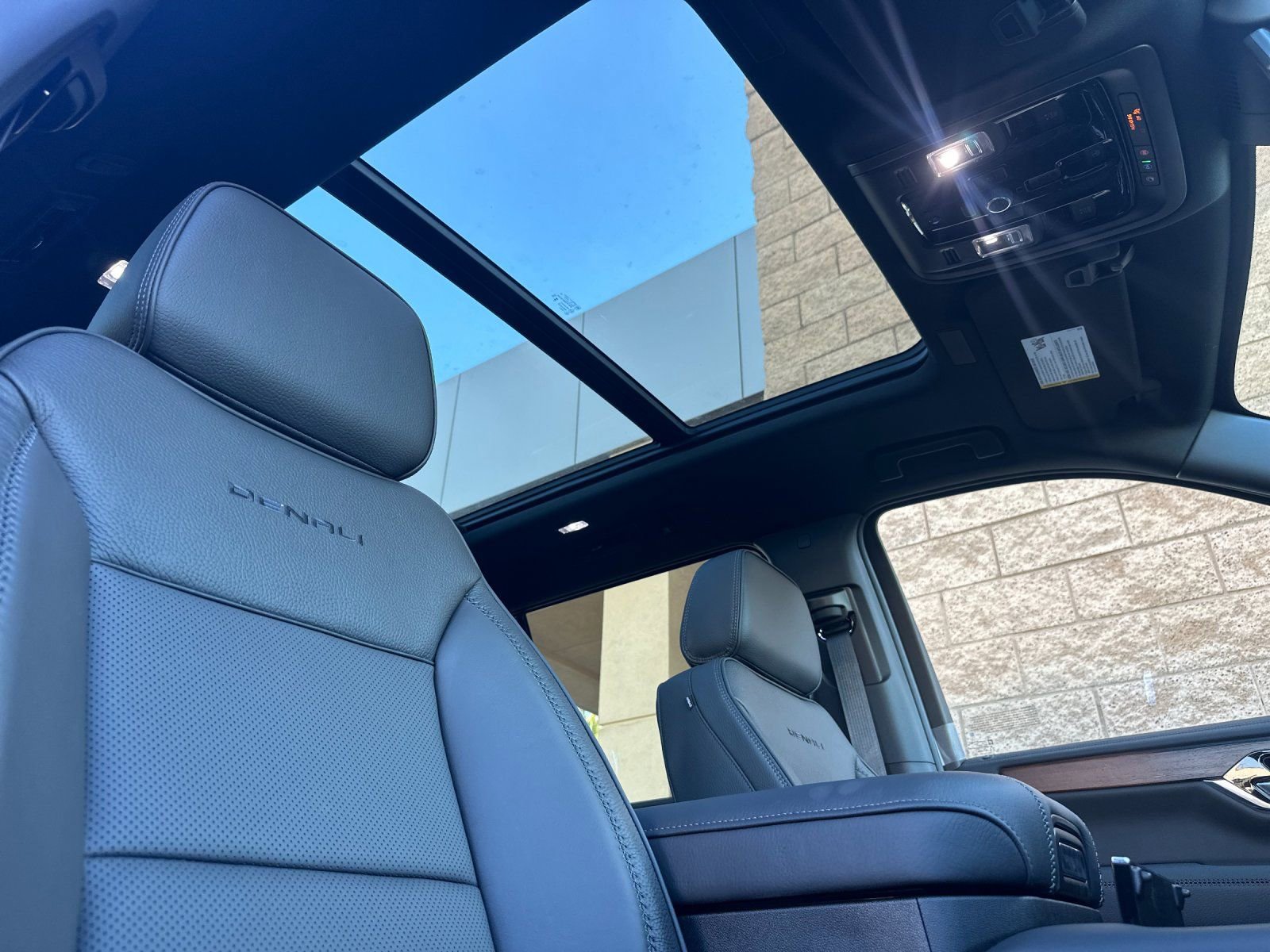 New 2026 GMC Yukon XL Denali w/ Sun & Power Step Package AWD/4WD image 18
