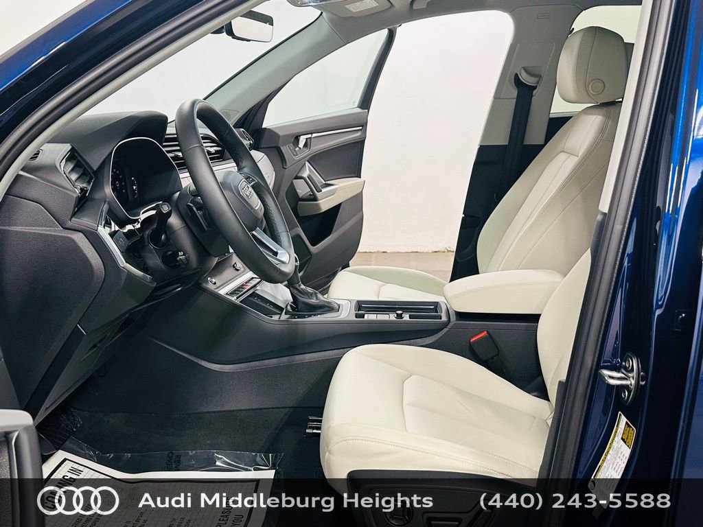 Certified 2025 Audi Q3 2.0T Premium w/ Convenience Package image 12