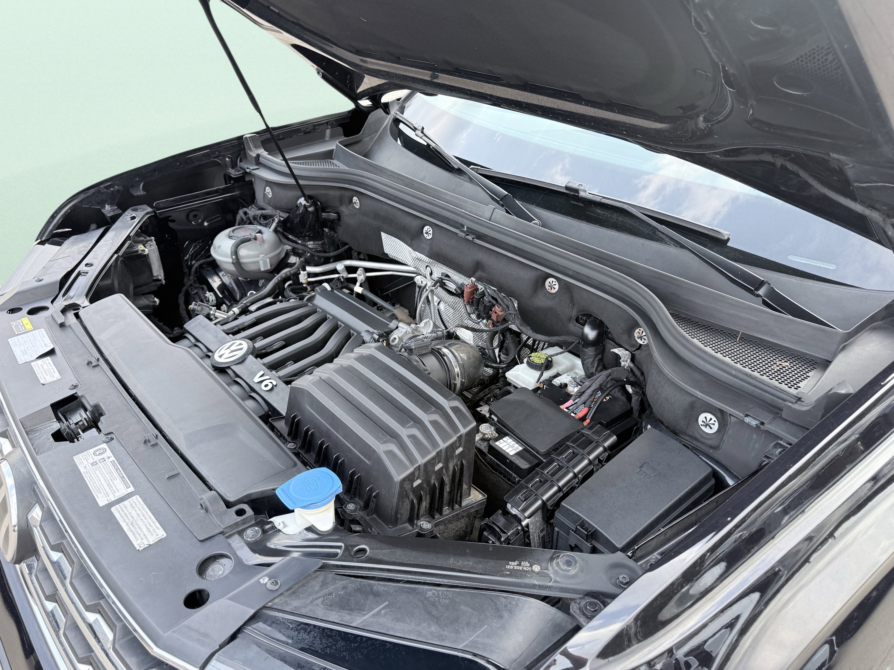 Used 2018 Volkswagen Atlas SEL Premium image 21