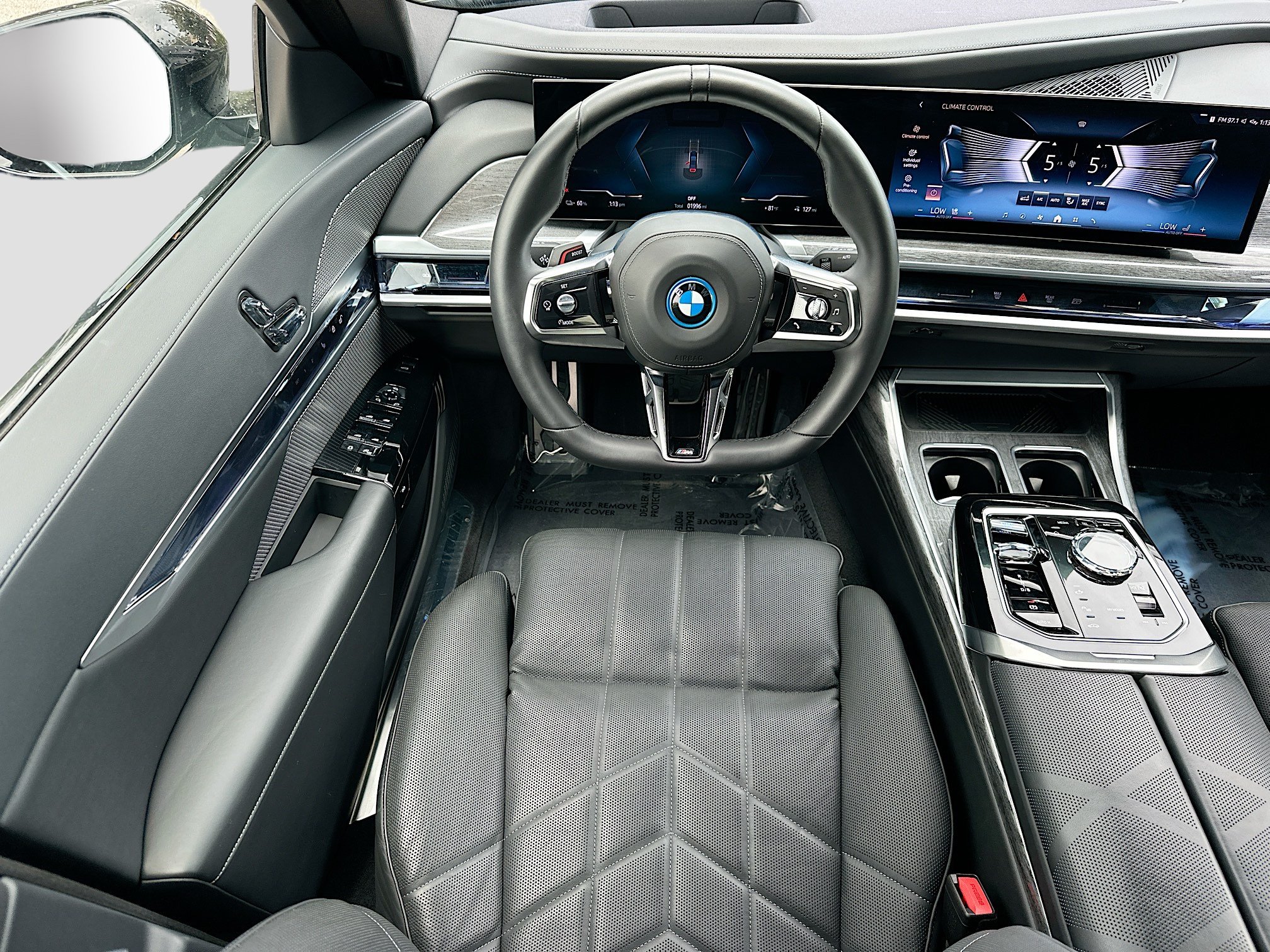 Used 2024 BMW i7 xDrive60 w/ Executive Package AWD/4WD image 19