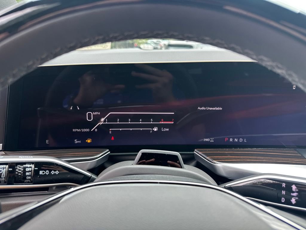 New 2026 Cadillac Escalade ESV Luxury AWD/4WD image 25