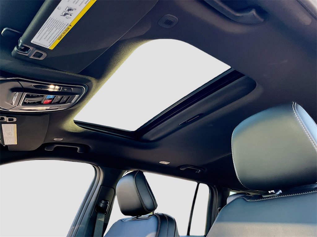 New 2025 Jeep Grand Cherokee L Altitude image 21