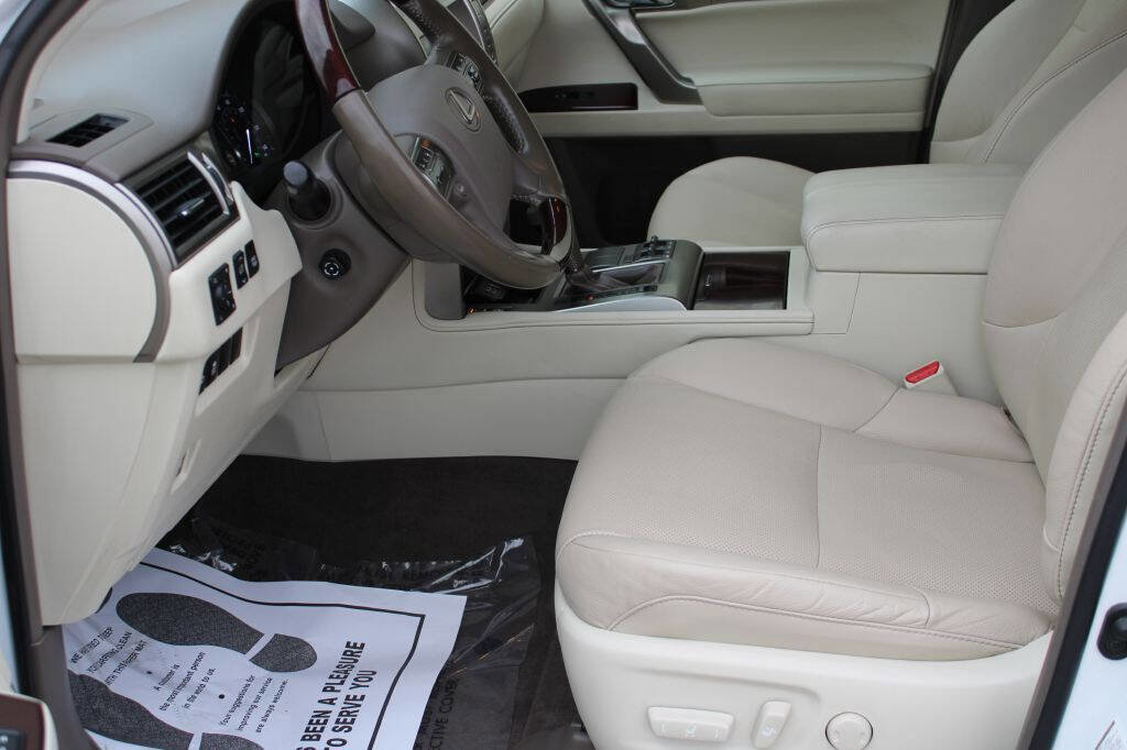 Used 2019 Lexus GX 460 Premium w/ Premium Package image 3