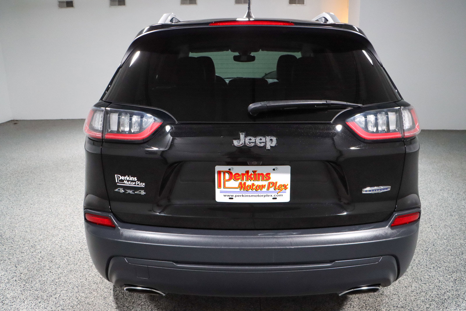 Used 2019 Jeep Cherokee Latitude Plus w/ Comfort/Convenience Group image 8