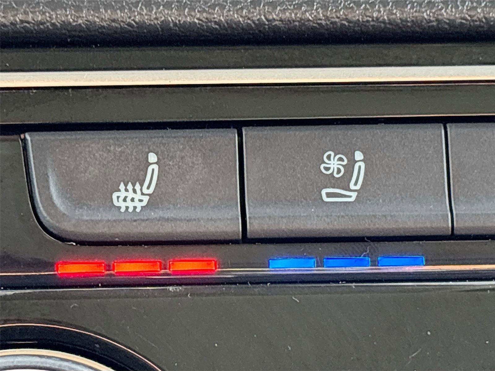 Used 2021 Volkswagen Atlas SEL Premium image 23