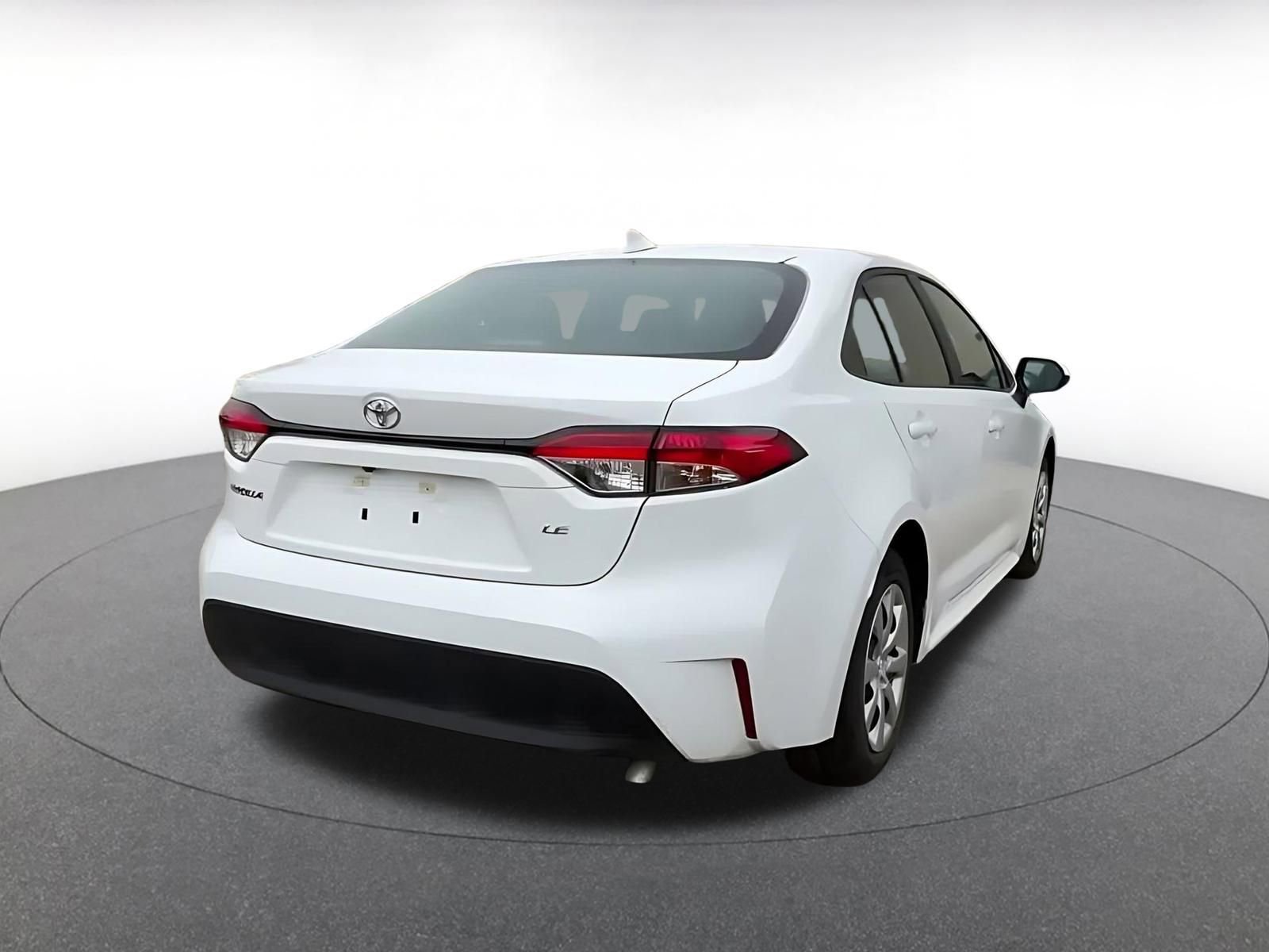 Used 2025 Toyota Corolla LE image 14