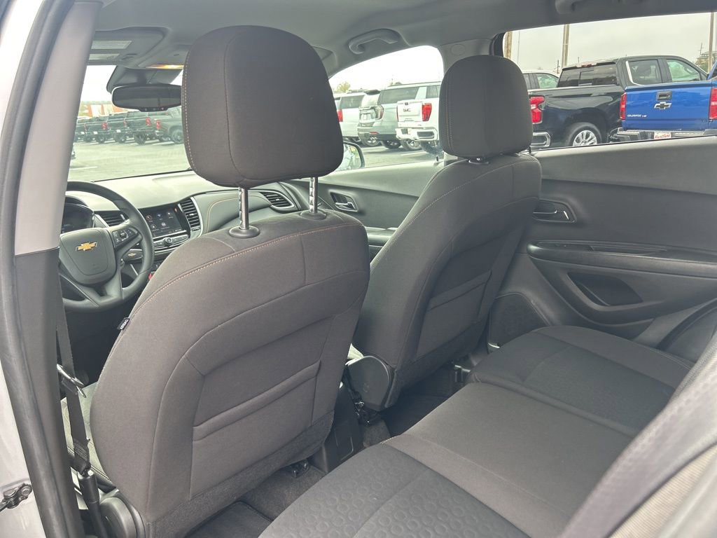 Used 2022 Chevrolet Trax LS w/ Tint and Cruise Package image 33
