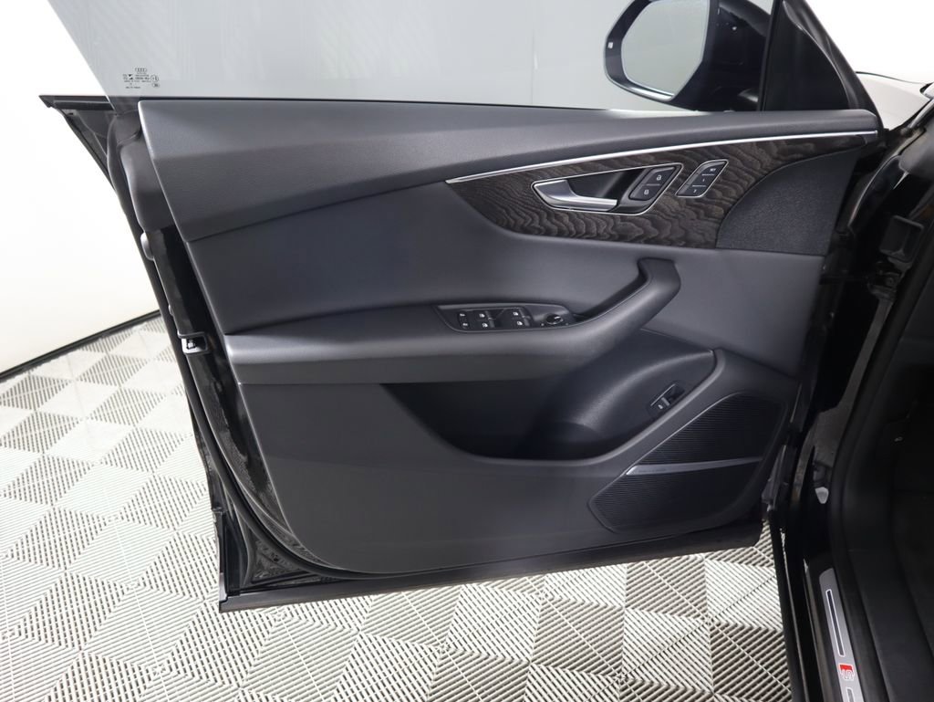 Certified 2022 Audi Q8 Premium Plus w/ Premium Plus Package image 25