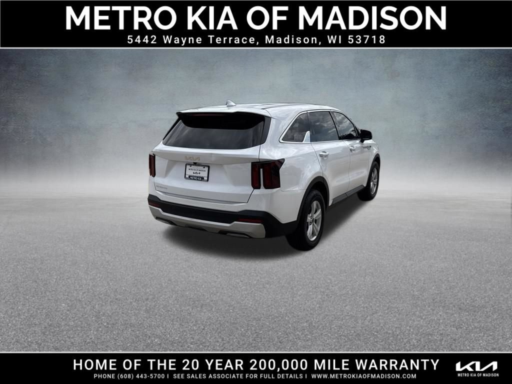 Used 2025 Kia Sorento LX FWD image 6