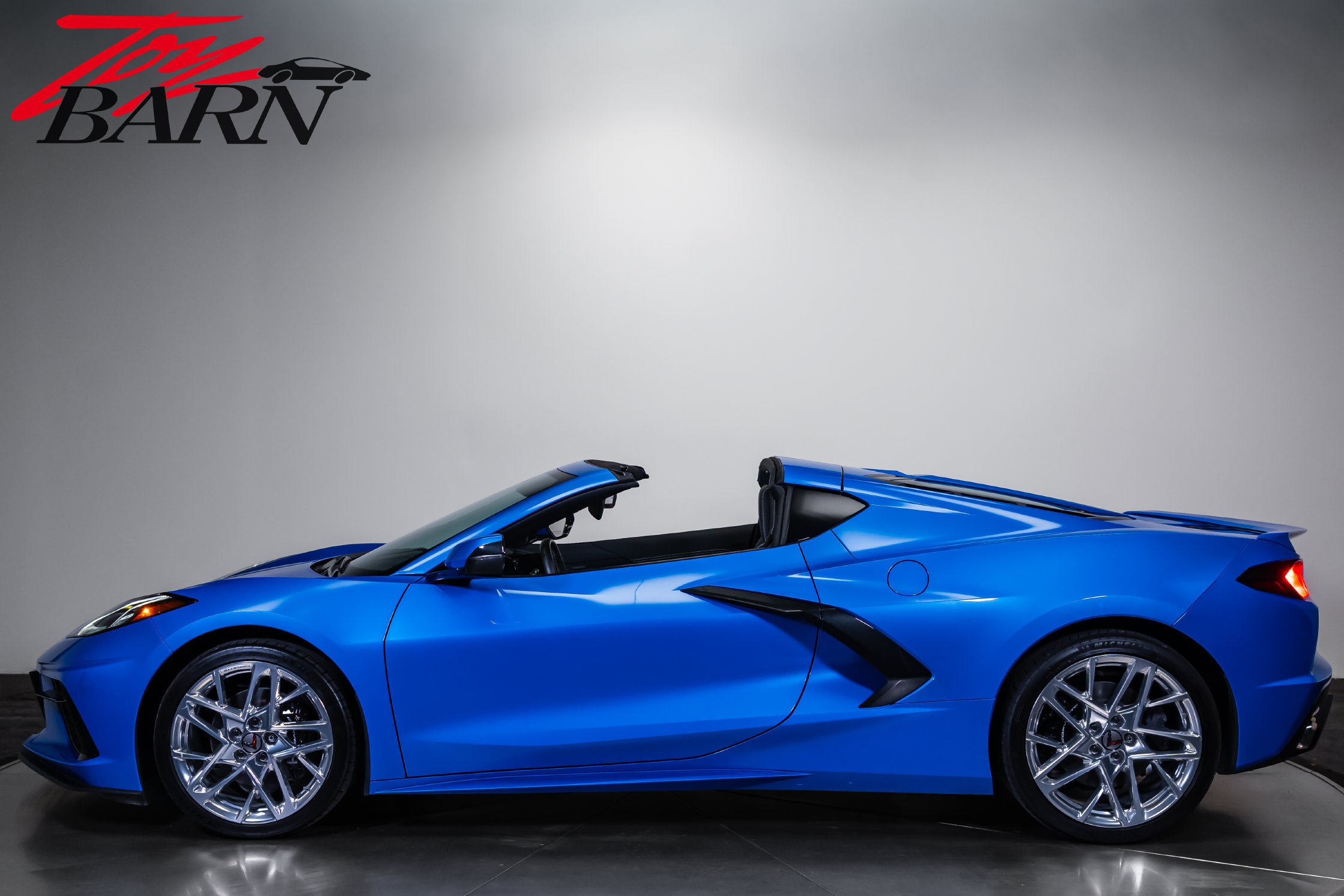 Used 2024 Chevrolet Corvette Stingray Coupe w/ 1LT RWD image 2