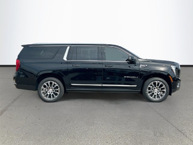 New 2026 GMC Yukon XL Denali w/ Denali Reserve Package AWD/4WD image 3