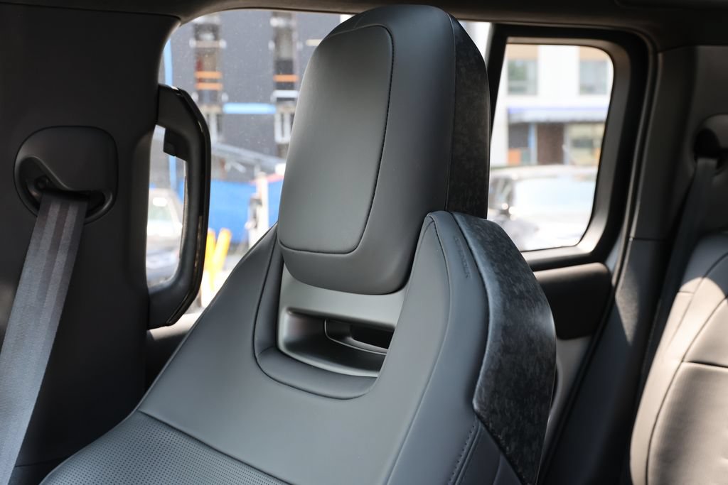 New 2026 Land Rover Defender 110 OCTA AWD/4WD image 16
