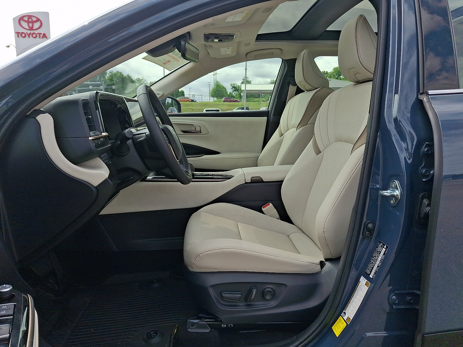 Certified 2026 Toyota Crown w/ Advanced Technology Package AWD/4WD image 14
