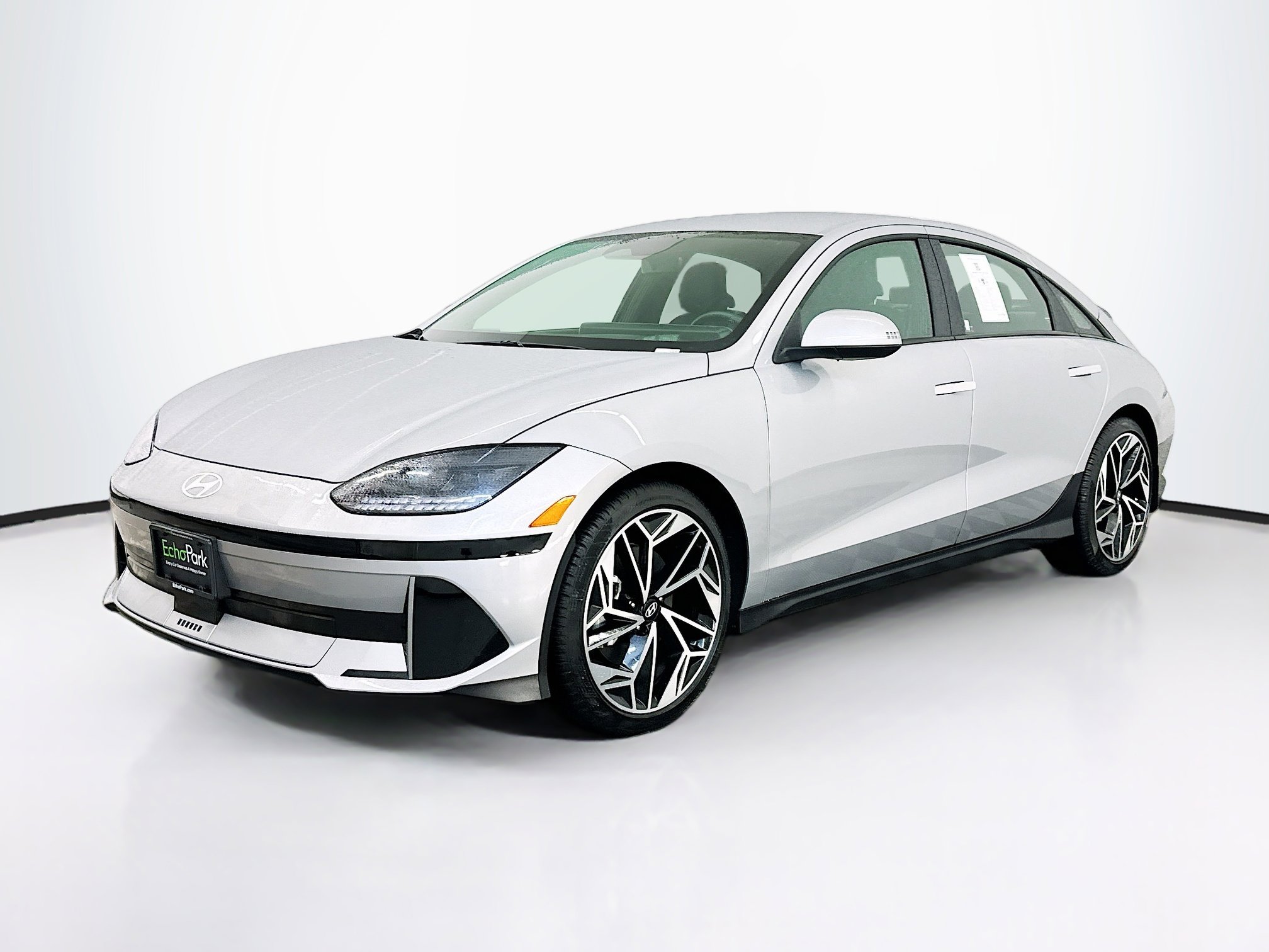Used 2024 Hyundai Ioniq 6 SEL AWD/4WD image 3