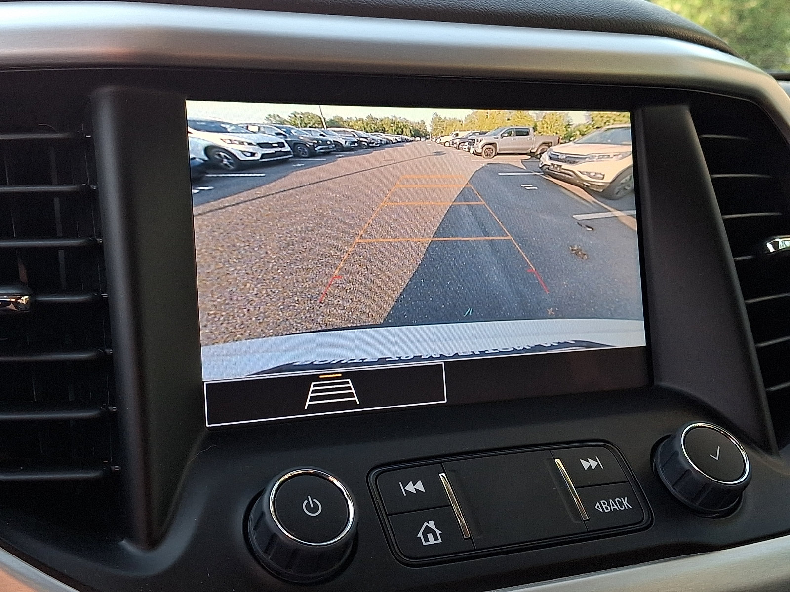 Certified 2023 GMC Acadia SLE w/ Driver Convenience Package AWD/4WD image 20