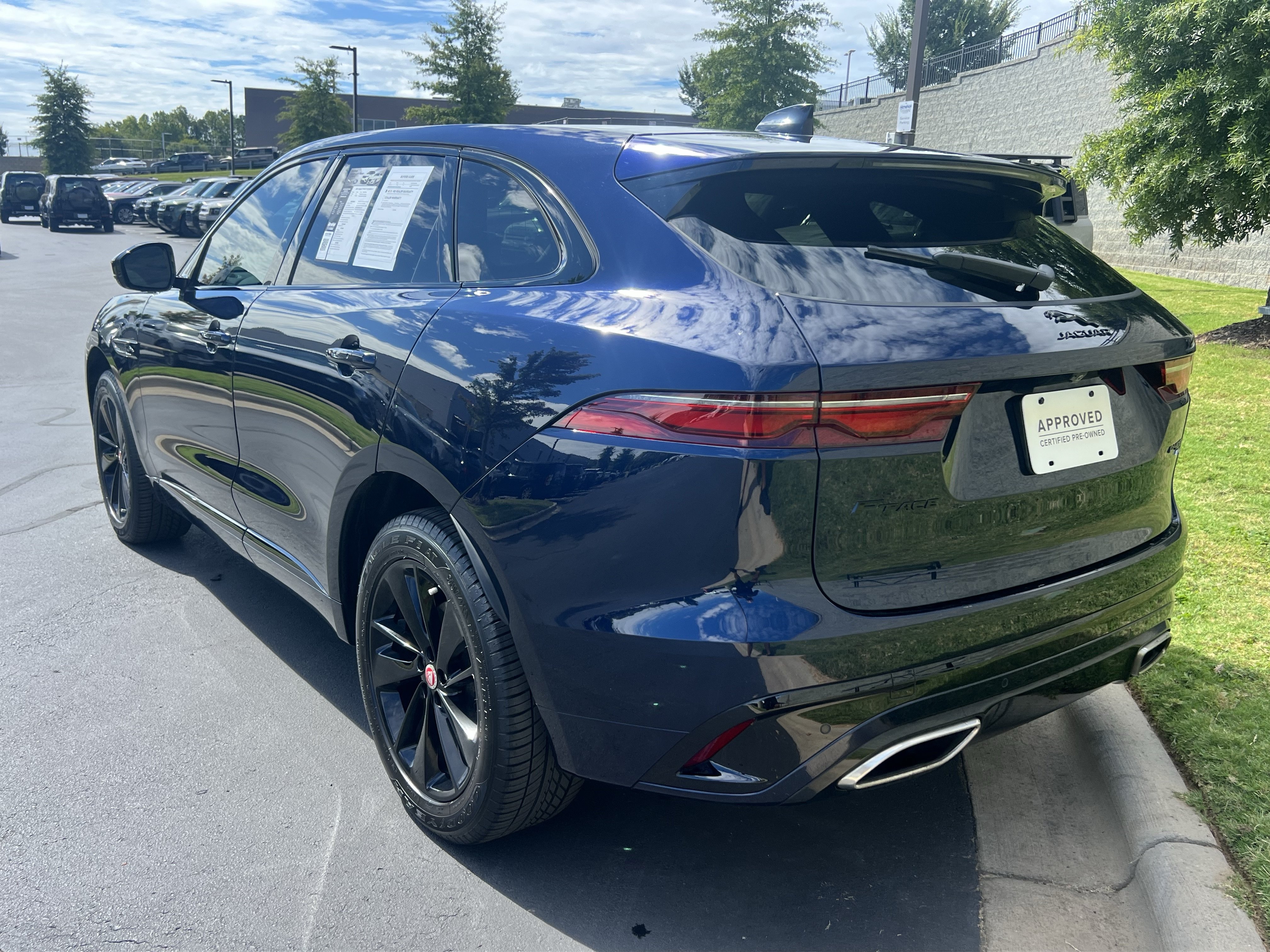 Certified 2023 Jaguar F-PACE R-Dynamic S AWD/4WD image 5