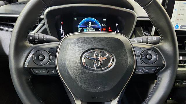 Used 2025 Toyota Corolla Cross XLE image 15