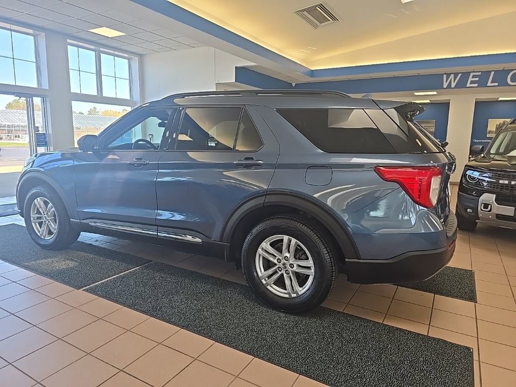 Used 2020 Ford Explorer XLT w/ Equipment Group 202A image 3