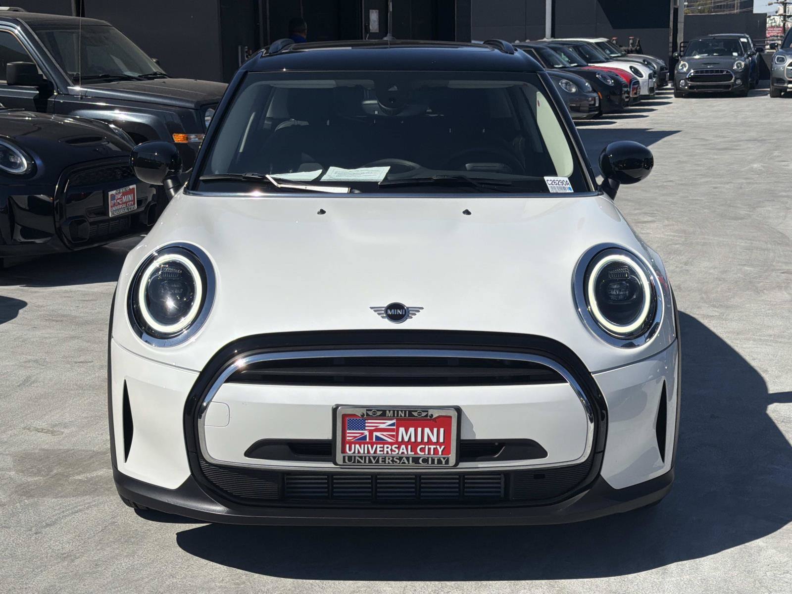 Used 2024 MINI Cooper 4-Door Hardtop FWD image 3